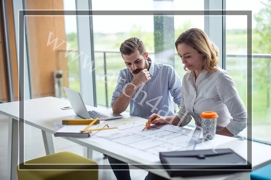 يتمتع المهندسون في الموقع بتجربة واسعة وخبرة في مجالاتهم المتخصصة